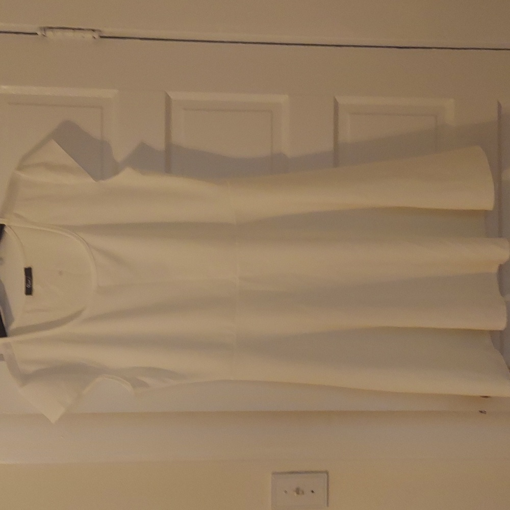 Low neck white dress